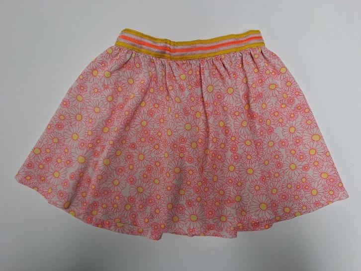 Mt 128 Witte rok met rood gele bloemen, Kinderen en Baby's, Kinderkleding | Maat 128, Zo goed als nieuw, Meisje, Jurk of Rok, Ophalen of Verzenden