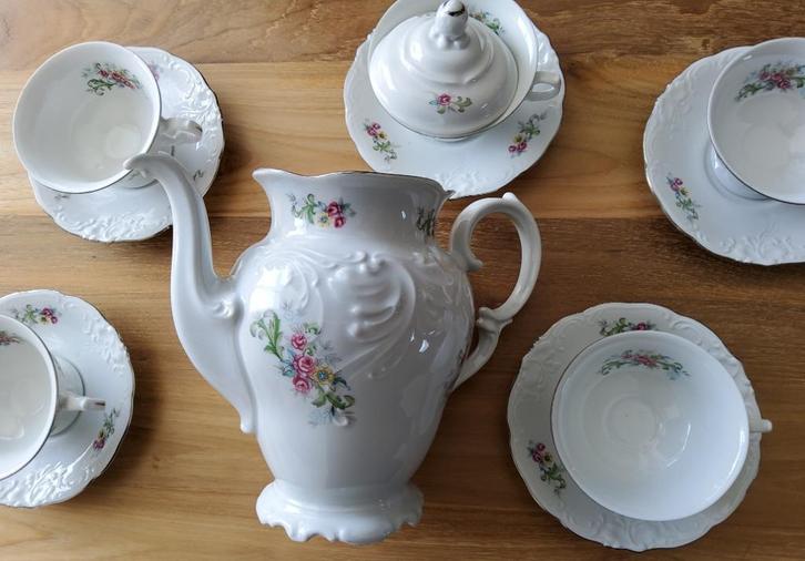 Wawel Vintage servies met bloemenpatroon, gemaakt in Polen, Antiek en Kunst, Antiek | Servies compleet, Ophalen
