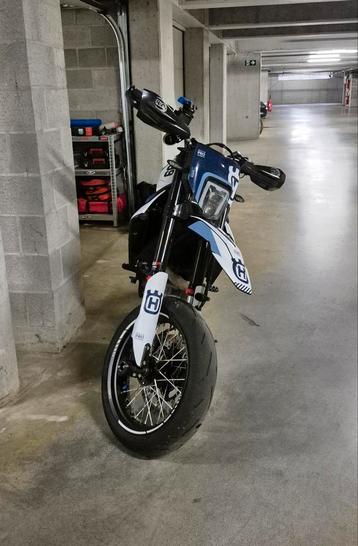701 Supermoto 2023, Poignées chauffantes, Particulier, Permis Moto A2 minimum, 692 cm³