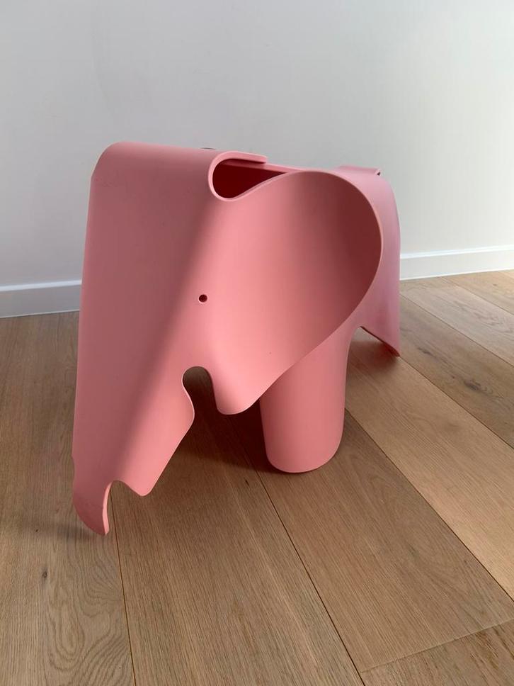 Vitra Eames Olifant kinderstoel roze, Antiek en Kunst, Kunst | Designobjecten, Ophalen
