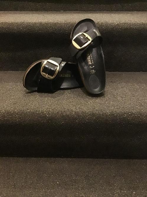Gratis Verzenden Birkenstock Buckle zwart lak slippers mt 36, Kleding | Dames, Schoenen, Zo goed als nieuw, Slippers, Zwart, Verzenden