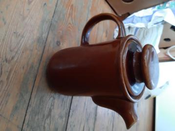 theepot beschikbaar voor biedingen