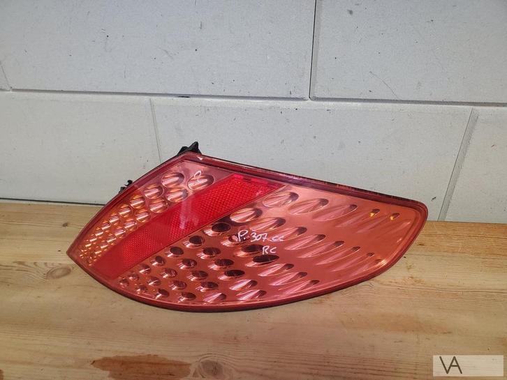 Peugeot 307 cc cabrio achterlicht rechts op de auto €150 R2, Auto-onderdelen, Verlichting, Peugeot, Gebruikt, Ophalen of Verzenden