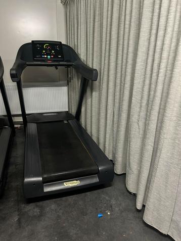 TECHNOGYM EXCITE BLACK LOOPBAND beschikbaar voor biedingen