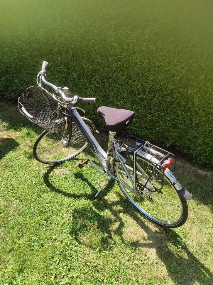 Blauwe damesfiets - merk: Trek, Fietsen en Brommers, Fietsen | Dames | Damesfietsen, Zo goed als nieuw, Overige merken, Versnellingen