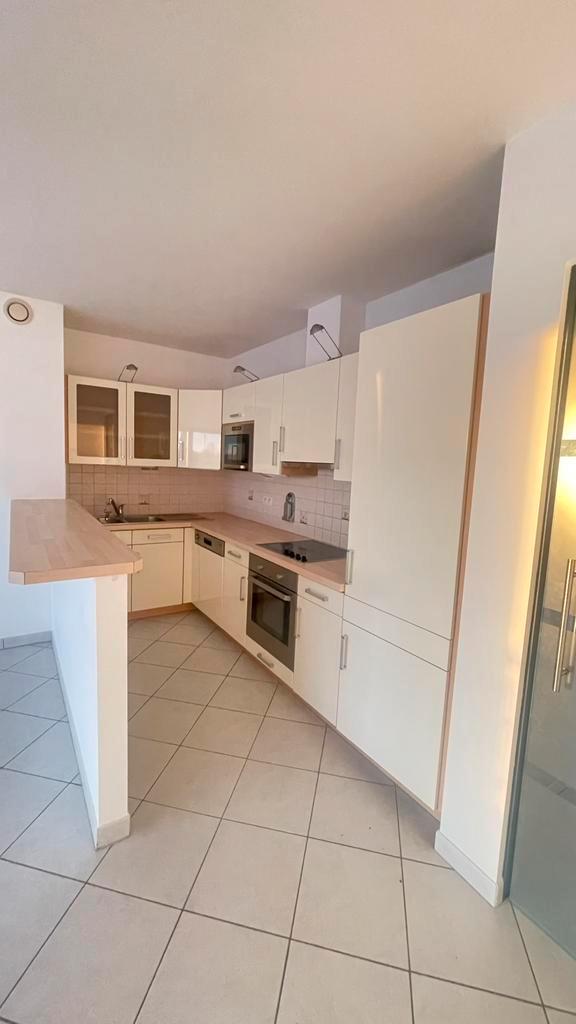 Cuisne Full Équipée en excellent état, Huis en Inrichting, Keuken | Complete keukens, Gebruikt, Hoekkeuken, Crème, Composiet, Hoogglans of Gelakt