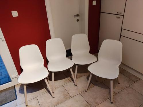 4 chaises Ikea + 1 gratuite, Maison & Meubles, Chaises, Utilisé, Une, Bois, Blanc, Enlèvement