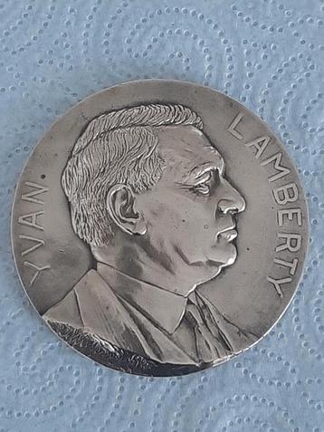 Grande médaille bronz Yvan Lamberty par Joseph Witterwulghe, Enlèvement ou Envoi