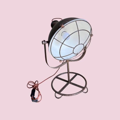 Rustiek Industrieel Tafel Bureau Lamp Roest Metaal Oranje, Huis en Inrichting, Lampen | Tafellampen, Gebruikt, Minder dan 50 cm