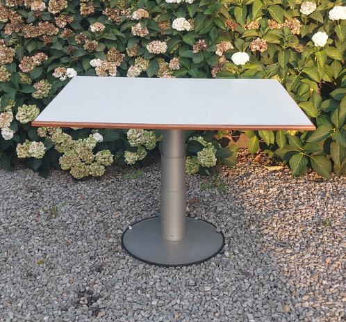 In hoogte verstelbare eettafel voor mobilhome, Caravans en Kamperen, Mobilhome-accessoires, Zo goed als nieuw, Ophalen