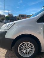 Peugeot Partner 1.6 Bluehdi 3pl airco euro 6 (2017), Autos, Camionnettes & Utilitaires, Carnet d'entretien, Tissu, Achat, Jantes en alliage léger