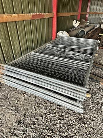 werfhekken – 13 stuks (3,5 x 2 m) + voeten + klemmen beschikbaar voor biedingen