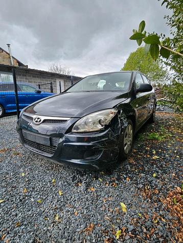 Echange hyundai i30 2008 accidentée beschikbaar voor biedingen