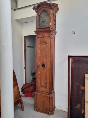 Grande horloge ancienne en bois