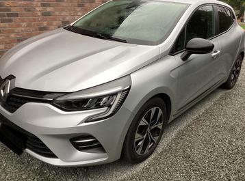Renault Clio 1.6 Hybrid E Tech *2023 automaat * beschikbaar voor biedingen