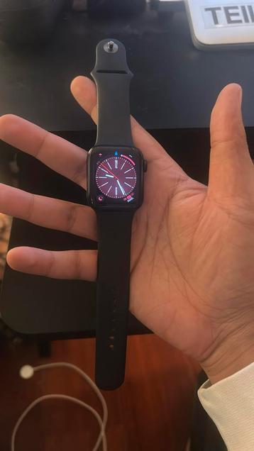 Apple Watch SE (2023) Aluminium 40 mm beschikbaar voor biedingen