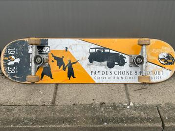  skateboard met eigen onderdelen  beschikbaar voor biedingen