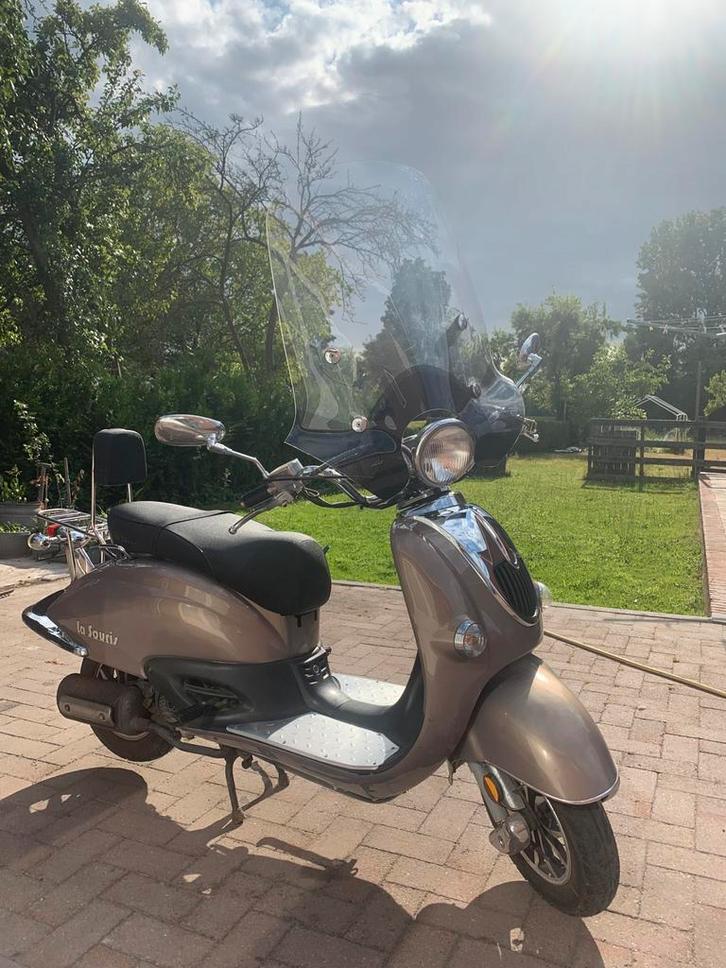 Futuro Retro Scooter, Fietsen en Brommers, Snorfietsen en Snorscooters, Gebruikt, Overige merken, Benzine, Ophalen