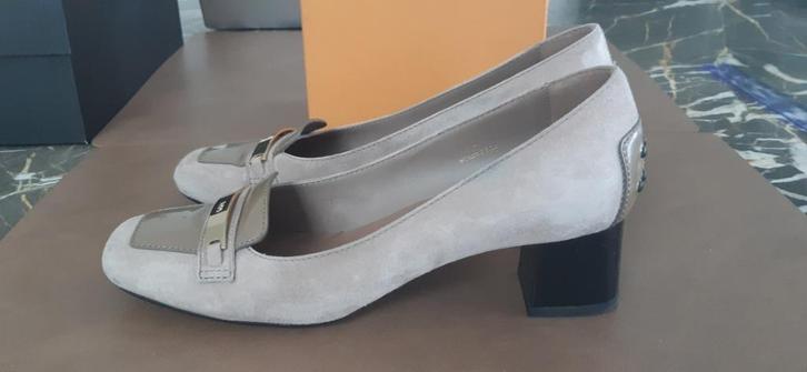 Schoenen TOD'S maat 38, Kleding | Dames, Schoenen, Zo goed als nieuw, Schoenen met lage hakken, Ophalen of Verzenden