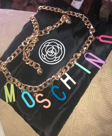 Authentieke Moschino riem ketting nieuwstaat  beschikbaar voor biedingen