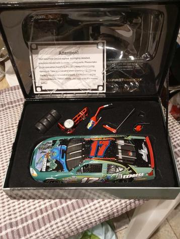 NASCAR 2004 ADULT COLLECTIBLE DIE-CAST REPLICA 1:24 disponible aux enchères