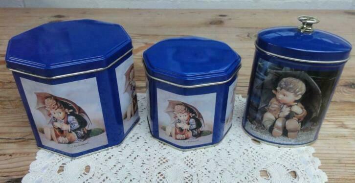 Nog 2 blauwe Hummel blikjes met jongetje onder paraplu, Verzamelen, Blikken, Ophalen of Verzenden