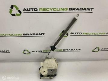 Portierslot Mechanisme Links Achter Audi A3 ORIG 8K0839015D beschikbaar voor biedingen