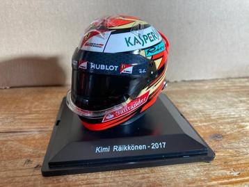  Kimi Räikkönen 2017 helm 1:5 Spark Ferrari SF70H Formule 1