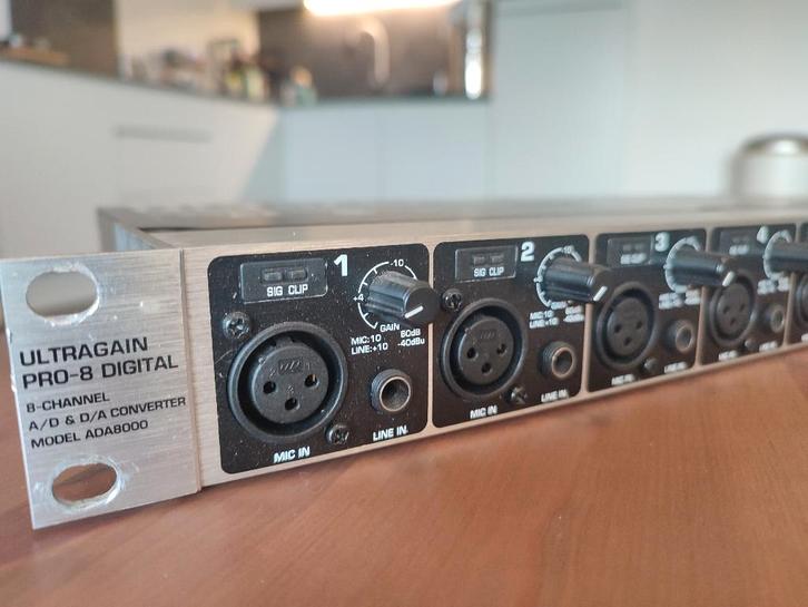 Behringer ADA8000 Ultragain Pro-8 AD/DA Converter, Electroménager, Électroménager & Équipement Autre, Utilisé, Enlèvement ou Envoi