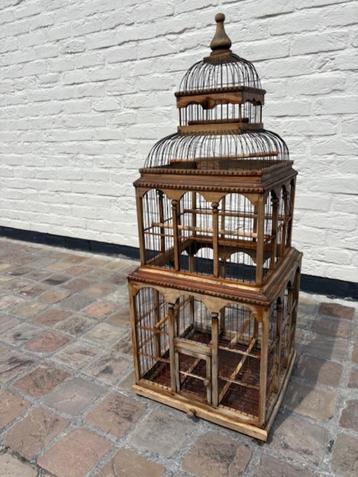 vogelkooi beschikbaar voor biedingen