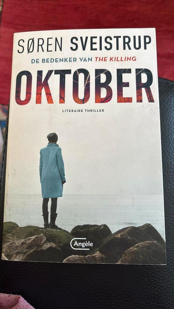 Soren Sveistrup - Oktober, Boeken, Thrillers, Zo goed als nieuw, Ophalen of Verzenden