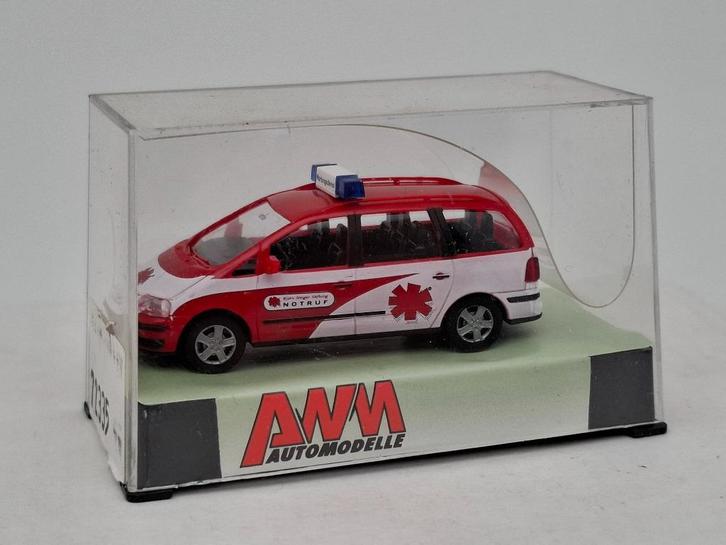 VW Sharan ambulance - AWM 1/87, Hobby en Vrije tijd, Modelauto's | 1:87, Zo goed als nieuw, Auto, AWM, Verzenden