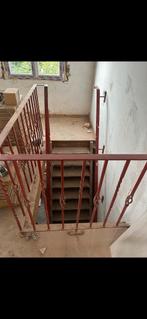 Te koop metalen trap met houden treden., Ophalen, Trap