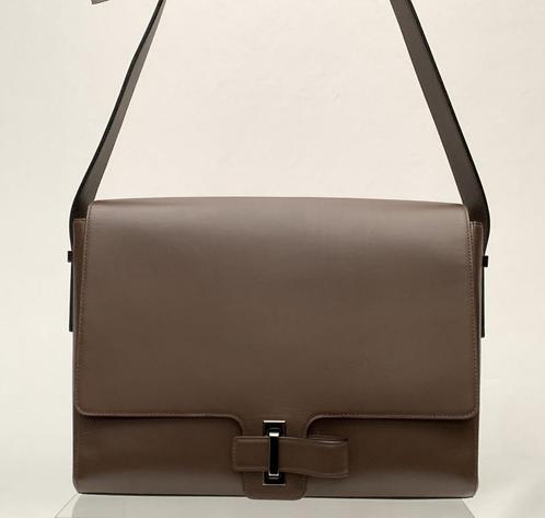 Handtas Delvaux. Meer keuze in onze winkel ook Louis Vuitton, Handtassen en Accessoires, Tassen | Damestassen, Handtas, Ophalen of Verzenden
