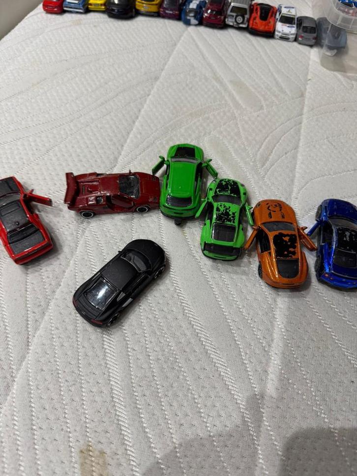 te koop "Gebruikte meer dan 30 Diecast Model Auto Partij, Hobby en Vrije tijd, Modelauto's | Overige schalen, Zo goed als nieuw