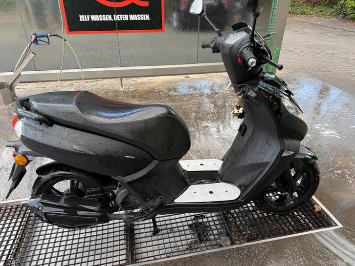 Peugeot kisbee, Fietsen en Brommers, Scooters | Peugeot, Zo goed als nieuw, Overige modellen, Klasse A (25 km/u), Benzine, Ophalen