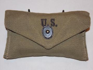 WWII US first aid pouch 
