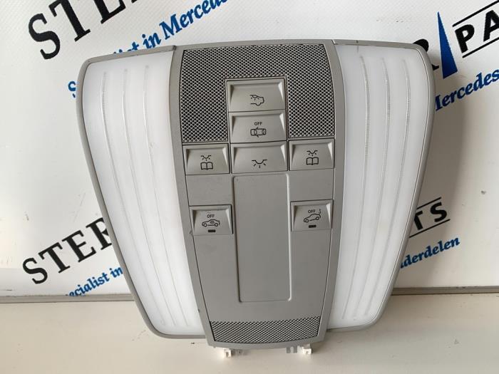 Binnenverlichting voor van een Mercedes E-Klasse, Auto-onderdelen, Verlichting, Mercedes-Benz, Gebruikt, 3 maanden garantie, Ophalen of Verzenden
