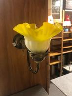 Zeer fraai Antiek wandlampje met gekleurd Tulp Kapje., Antiek en Kunst, Antiek | Verlichting, Ophalen of Verzenden