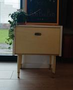 retro vintage nachtkastje 2 stuks, Huis en Inrichting, Slaapkamer | Nachtkastjes, Ophalen of Verzenden, Gebruikt
