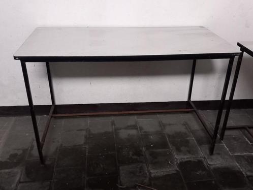 A VENDRE : 4 tables pratiques identiques pour 20, - euros, Maison & Meubles, Tables | Tables d'appoint, Utilisé, Rectangulaire