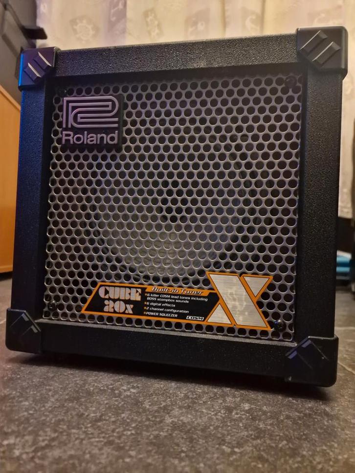 Roland Cube 20X – Ampli guitare 20W, Muziek en Instrumenten, Versterkers | Bas en Gitaar, Gitaar, Ophalen
