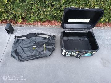 Top case GIVI et accessoires, Divers, Enlèvement, Comme neuf