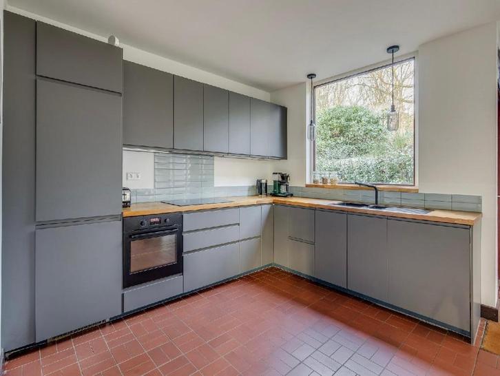 Matgrijze IKEA hoekkeuken + GEDEMONTEERD DIRECT BESCHIKBAAR, Huis en Inrichting, Keuken | Complete keukens, Zo goed als nieuw
