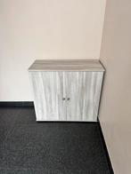 Lichtgrijze schoenenkast met 2 legplanken – €50, Ophalen, Zo goed als nieuw
