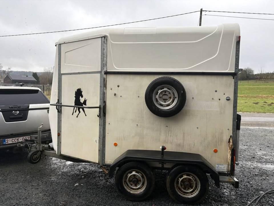 van chevaux, Animaux & Accessoires, Chevaux & Poneys | Semi-remorques & Remorques, Utilisé, Remorque 2 chevaux, Aluminium, Enlèvement