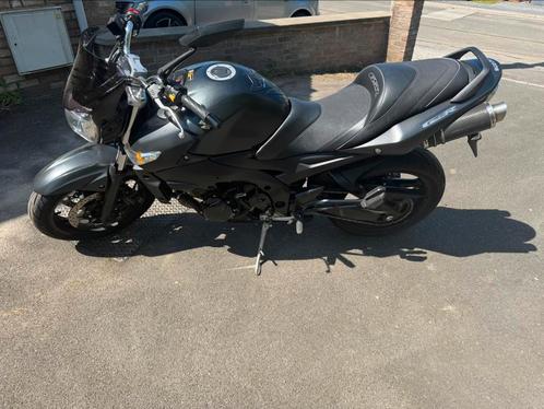 Suzuki GSR 600 — Beschadigd, motor loopt perfect, Motoren, Onderdelen | Suzuki, Ophalen