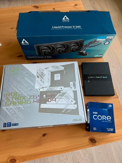 Intel Core i9-12900KF + Asus Z690, Computers en Software, Processors, Zo goed als nieuw, Ophalen of Verzenden