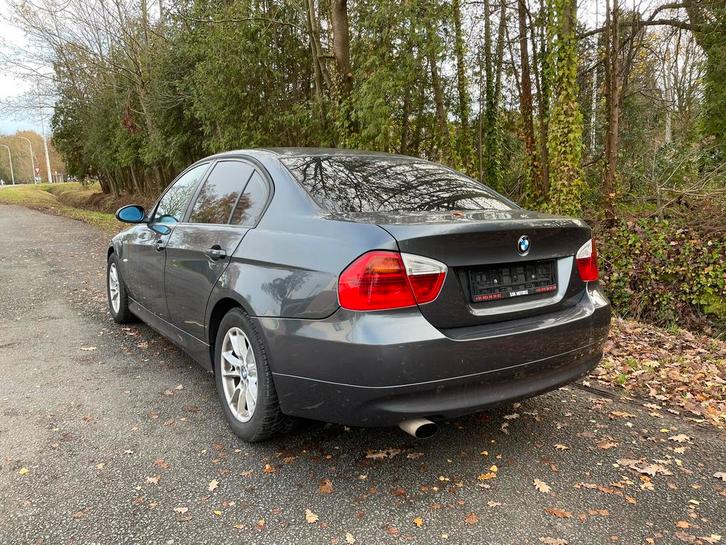 bmw 318i 2006 146xxxkm, Auto's, BMW, Particulier, 3 Reeks, Benzine, Euro 4, Berline, 5 deurs, Handgeschakeld, Zilver of Grijs