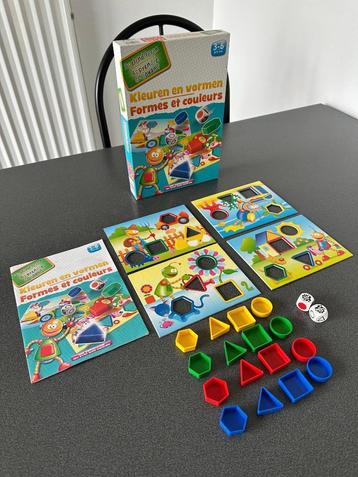 Spelenderwijs leren: Vormen en kleuren in zeer goede staat beschikbaar voor biedingen